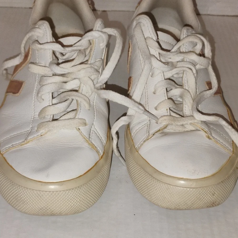 Veja Campo Leather Sneakers. Womens size 9. White & Light Copper in color. - Picture 9 of 13